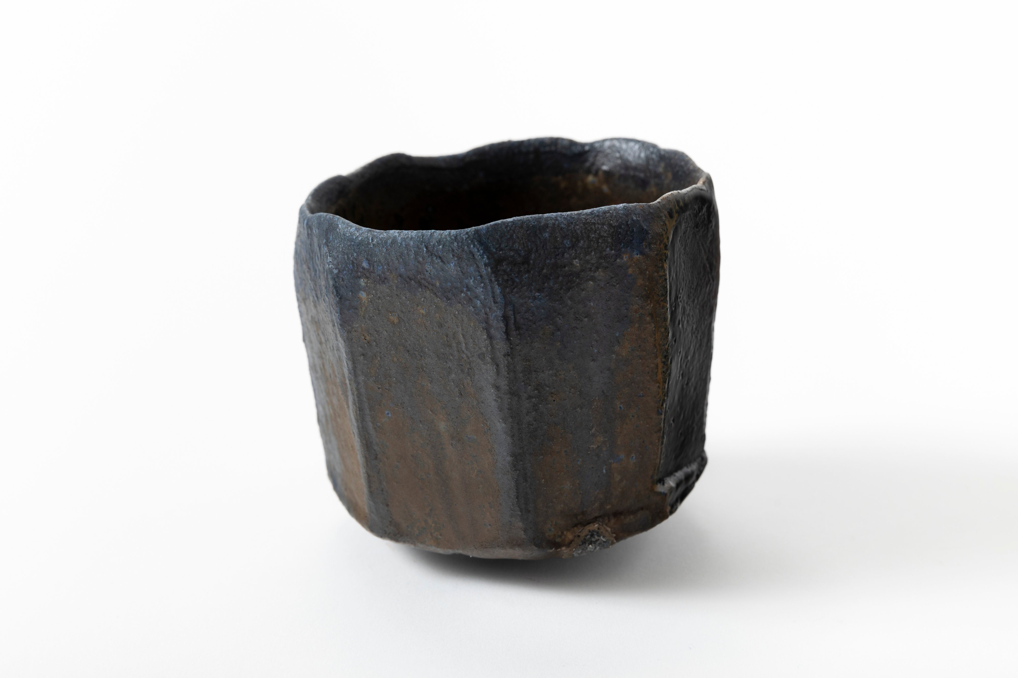 錫彩蒼変黒削茶盌 | 後関 裕士