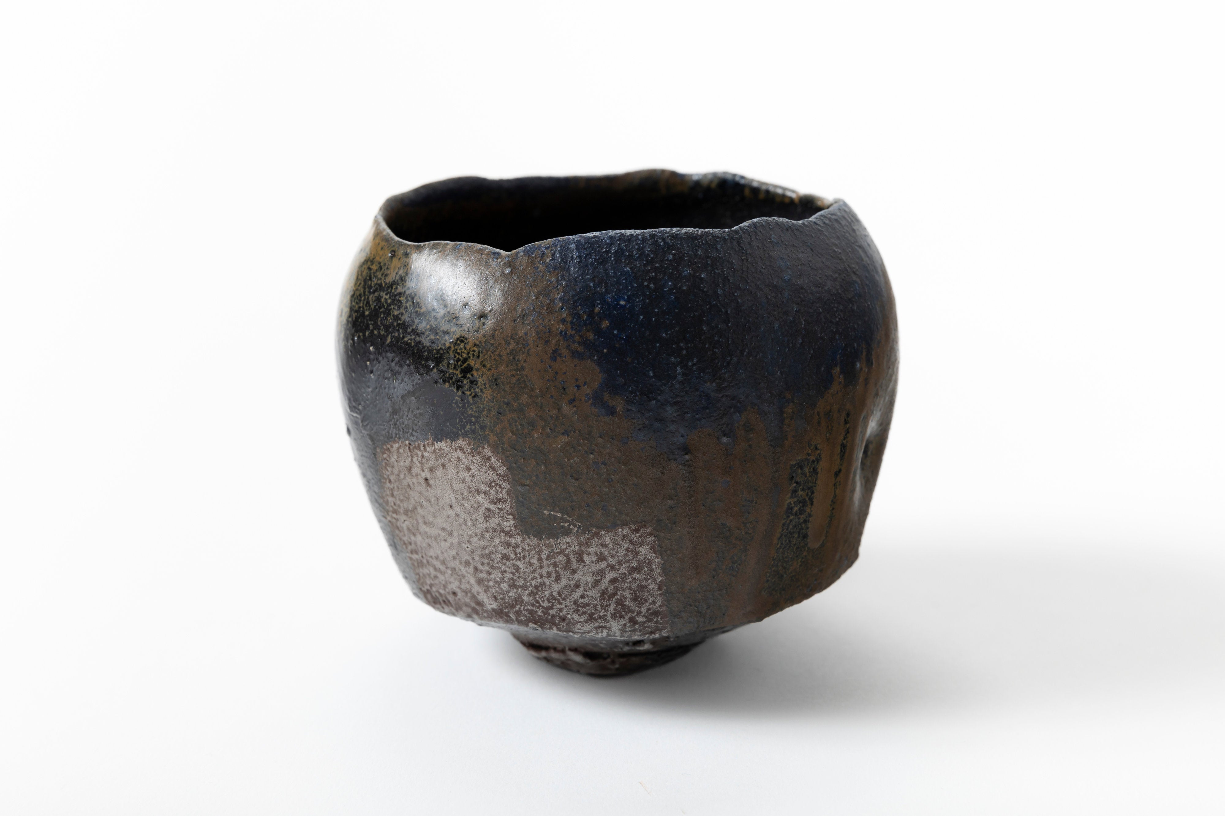 錫彩蒼変黒茶盌 | 後関 裕士