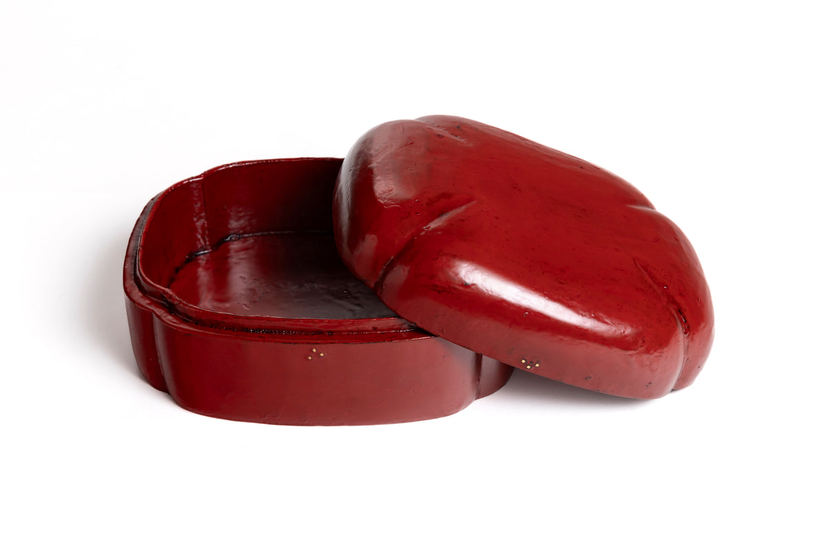 Vermilion Lacquer Box with Indented Corners | Tohru Matsuzaki