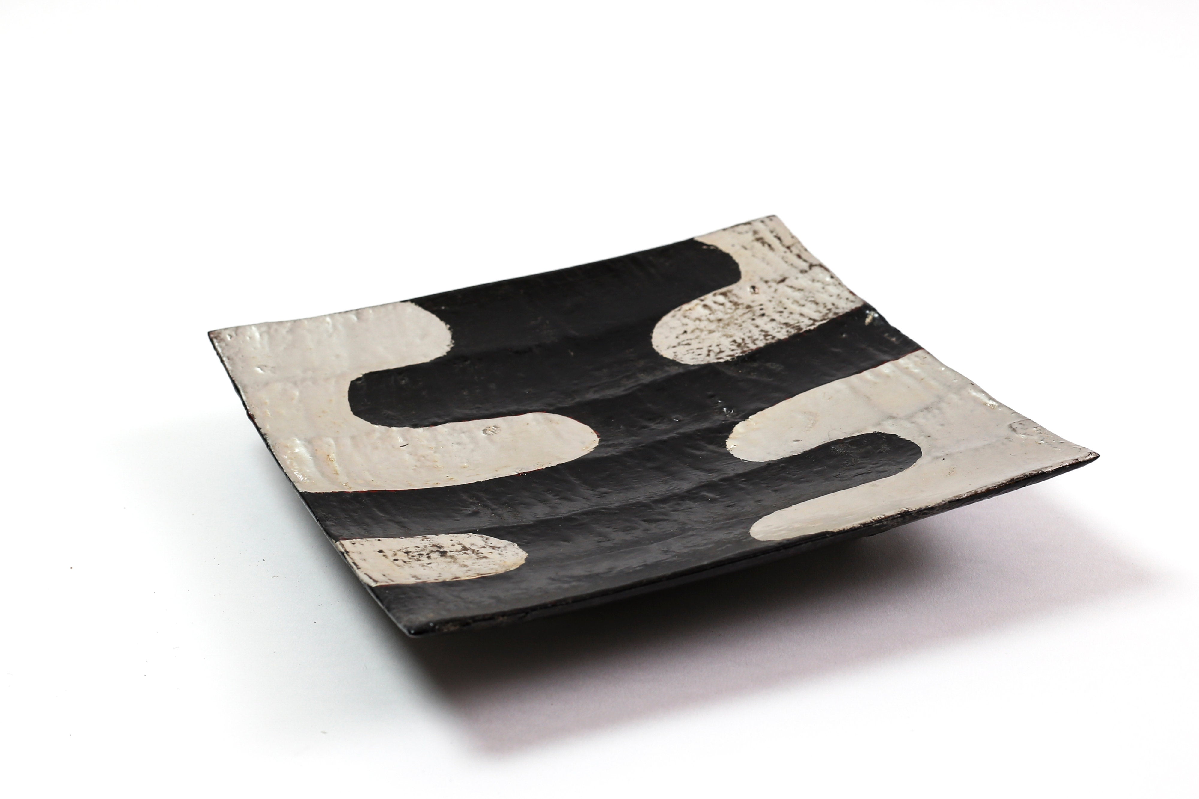 黒漆銀鎬足付皿 - Ridged Tray with Legs | 松崎融 | 漆器 |木工