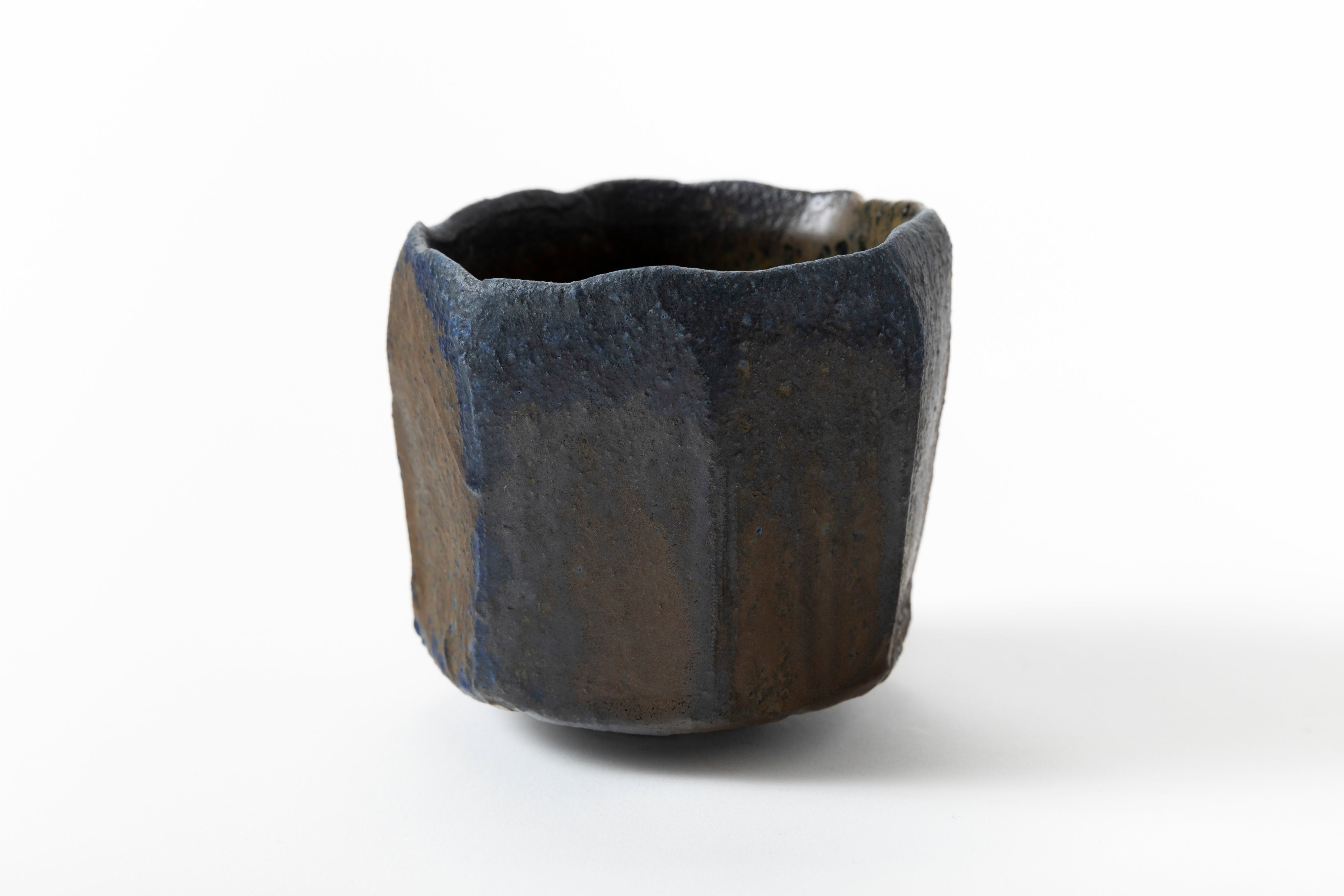 錫彩蒼変黒削茶盌 | 後関 裕士