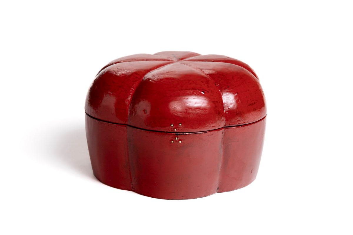 Vermilion Lacquer Flower-shaped Box | Tohru Matsuzaki