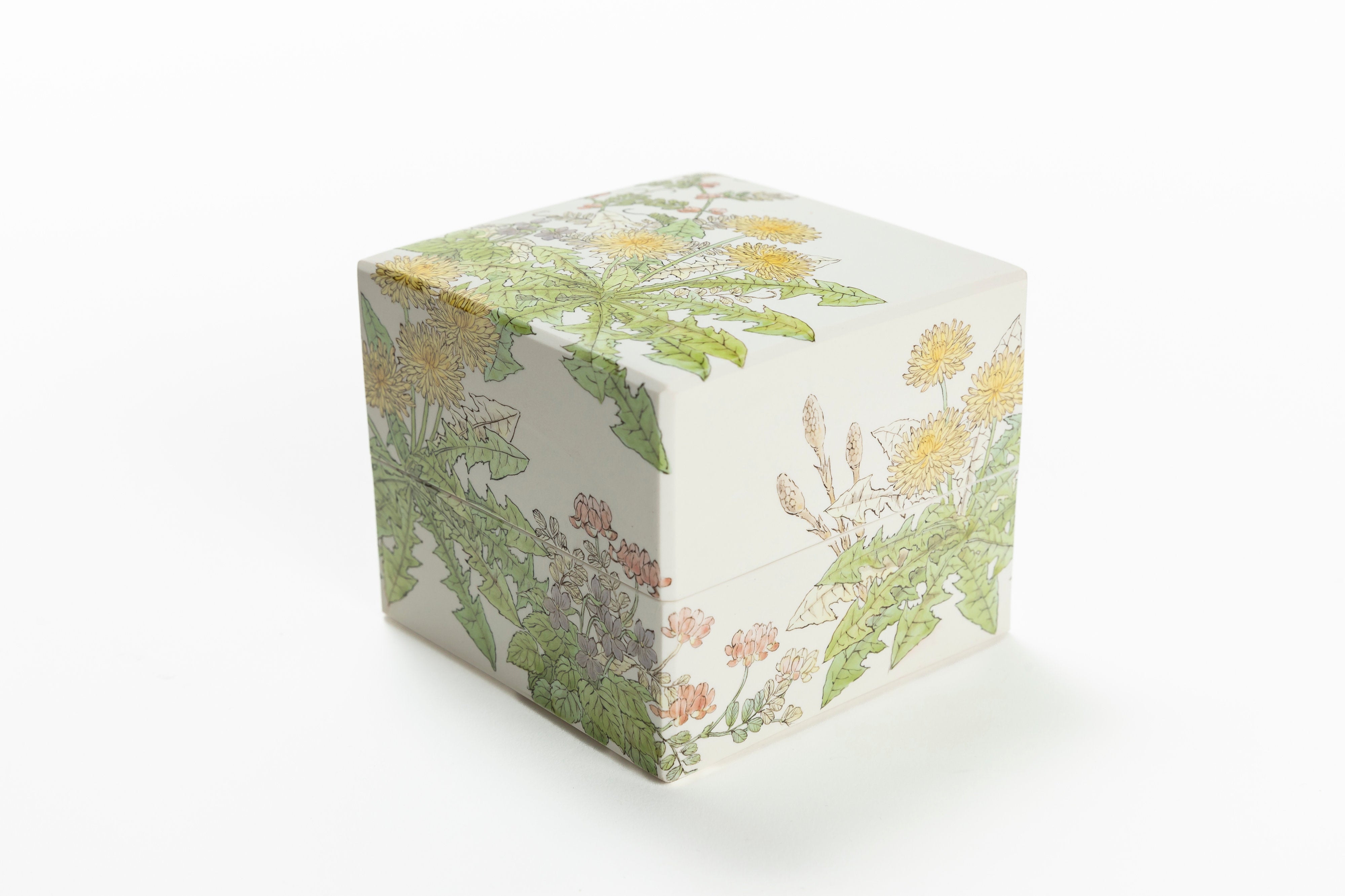 竹内 瑠璃|色絵陶箱「春野に遊ぶ」