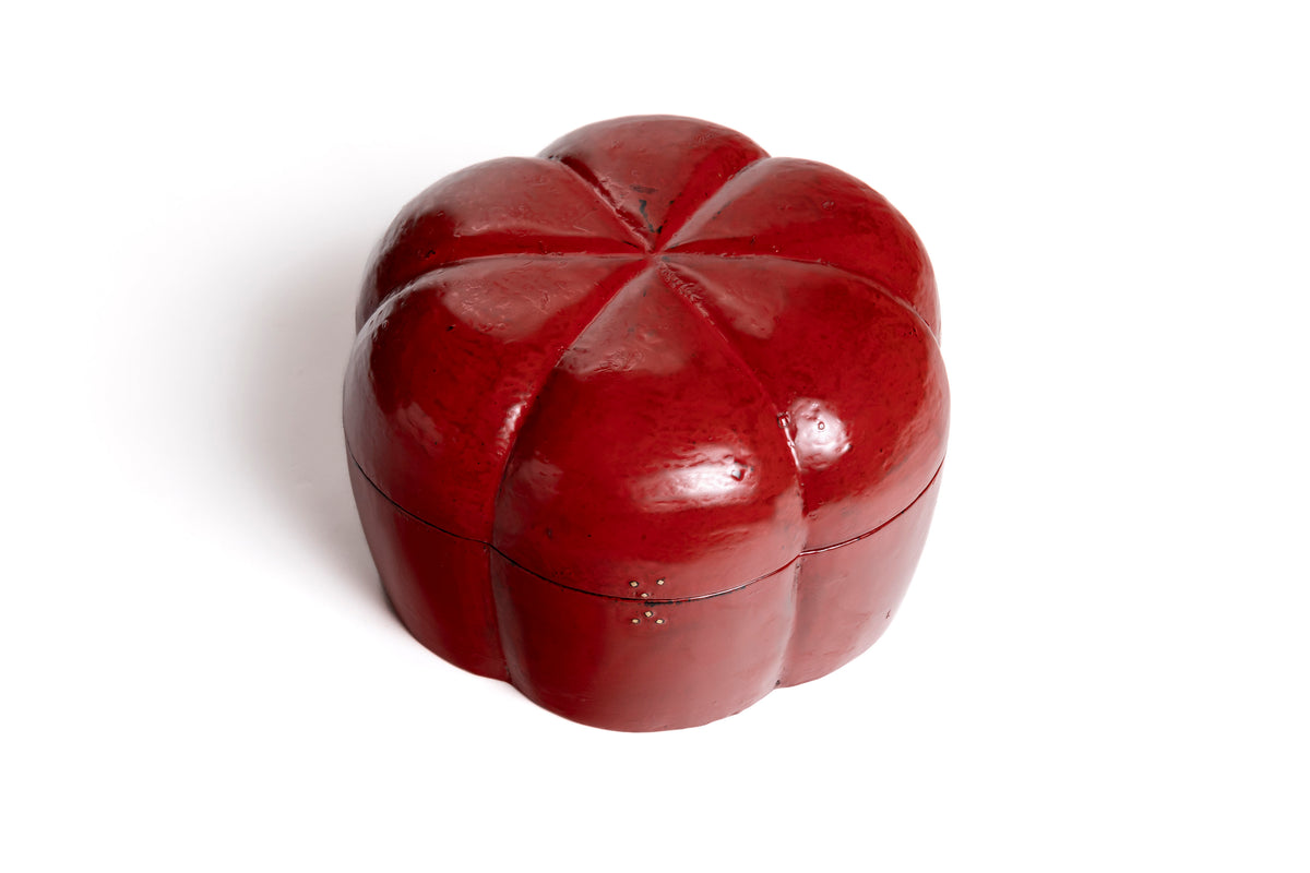 Vermilion Lacquer Flower-shaped Box | Tohru Matsuzaki