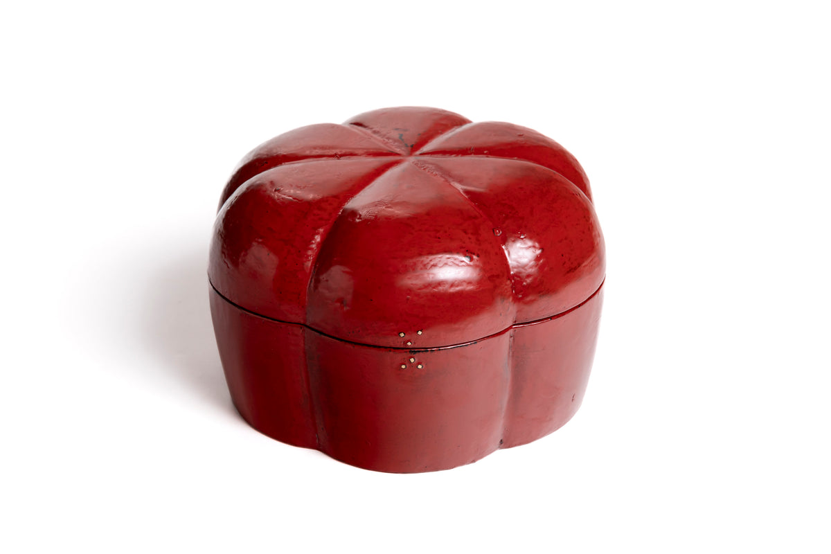 Vermilion Lacquer Flower-shaped Box | Tohru Matsuzaki