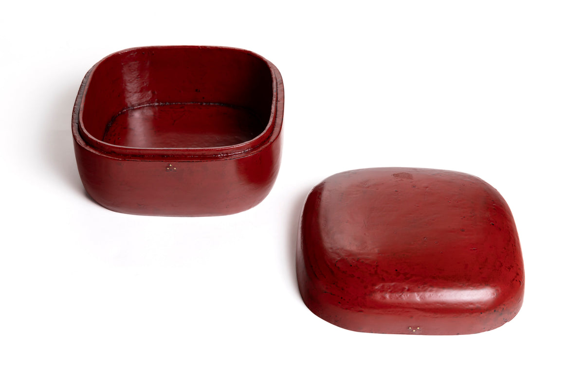 Vermilion Lacquer Box with Rounded Corners | Tohru Matsuzaki
