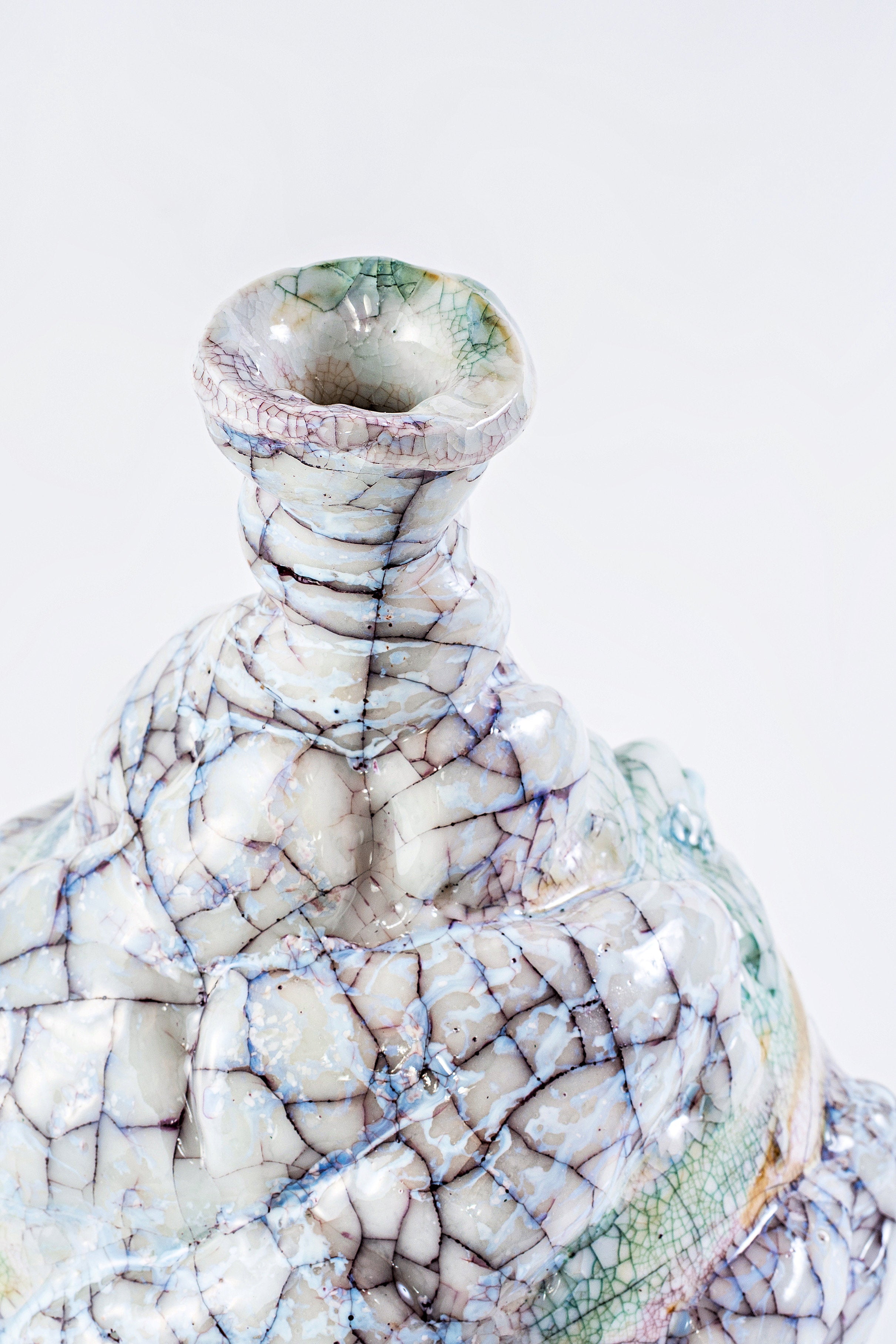 White Porcelain Vase | 氏家 昂大