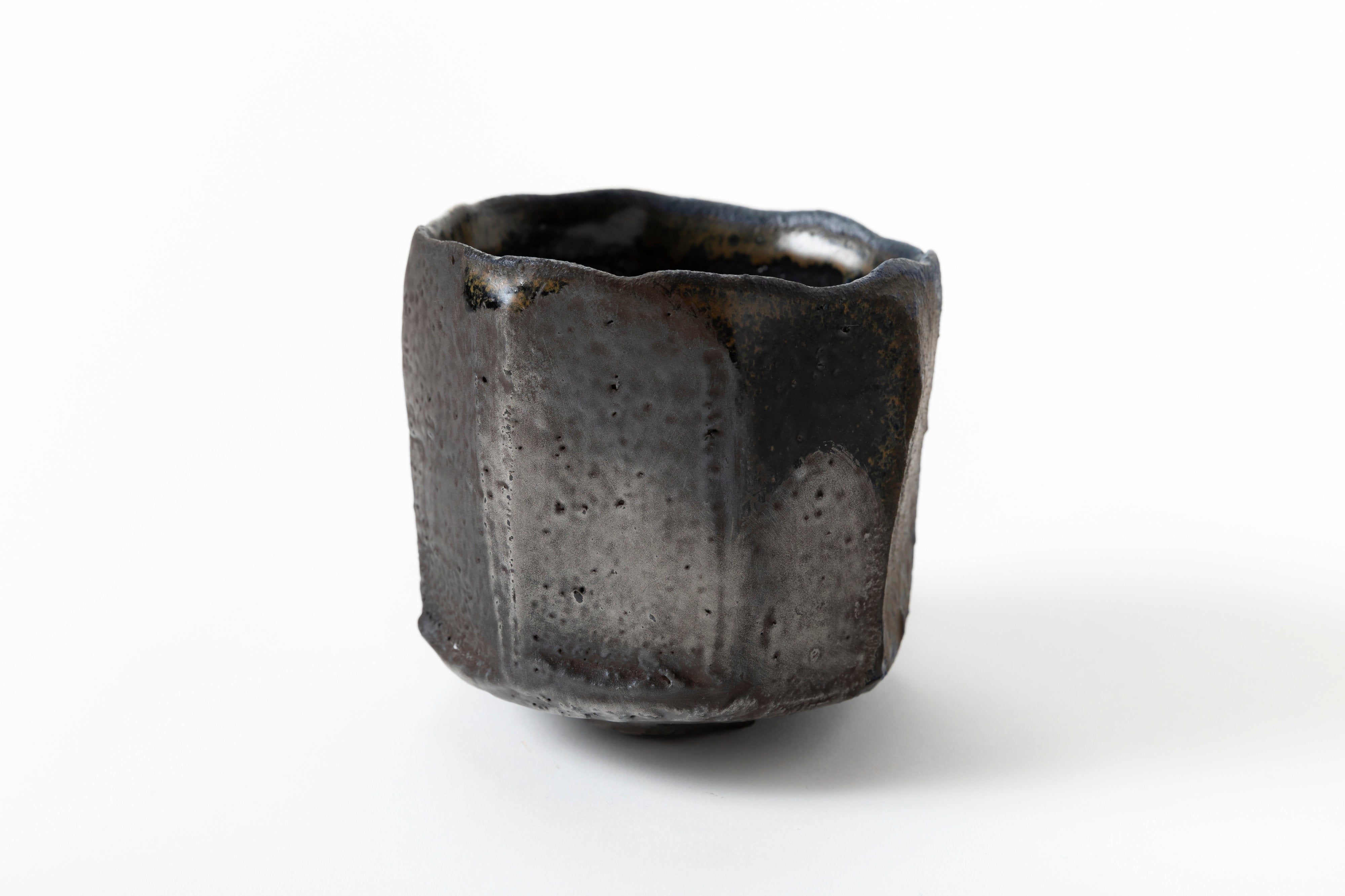 錫彩蒼変黒削茶盌 | 後関 裕士