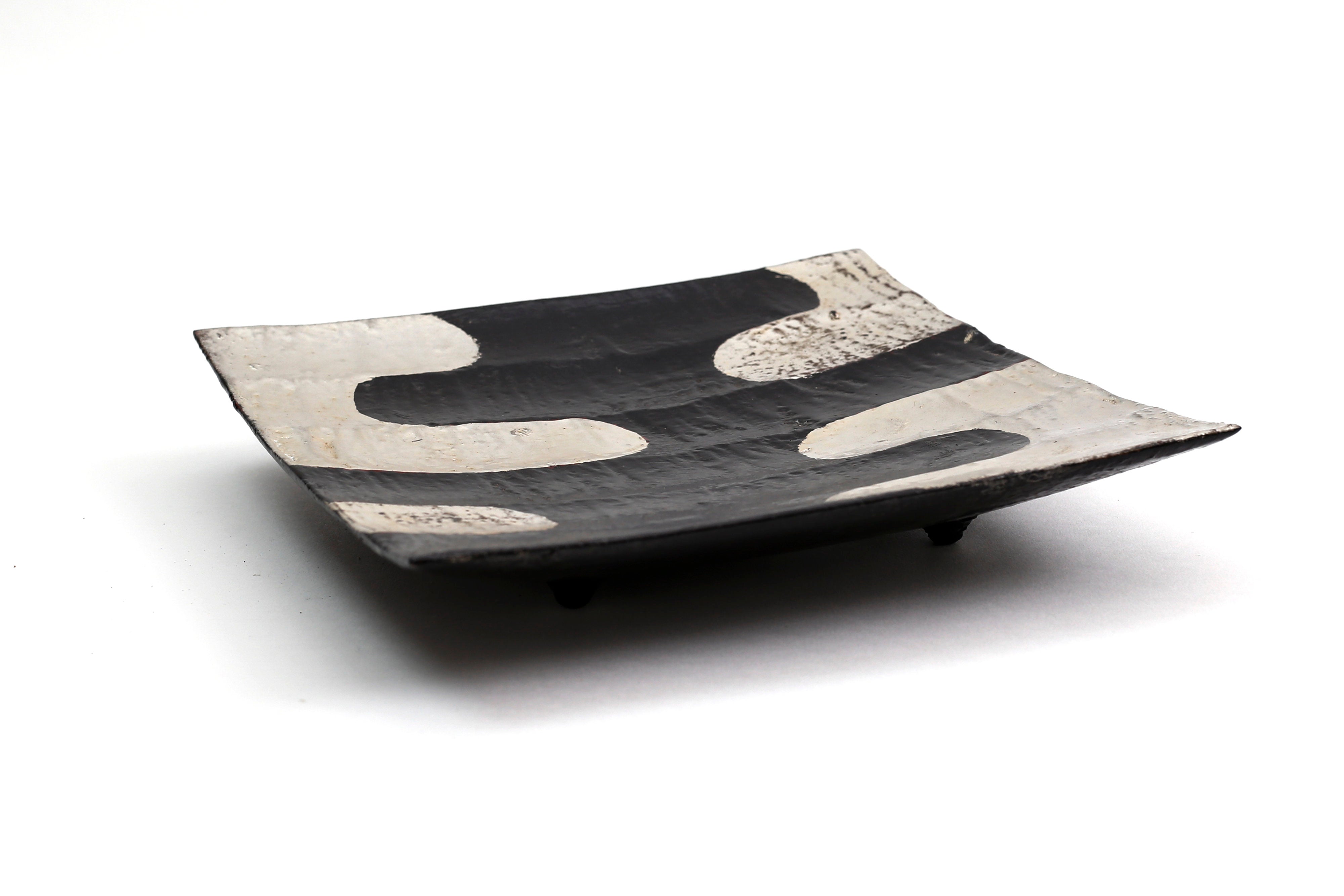 黒漆銀鎬足付皿 - Ridged Tray with Legs | 松崎融 | 漆器 |木工