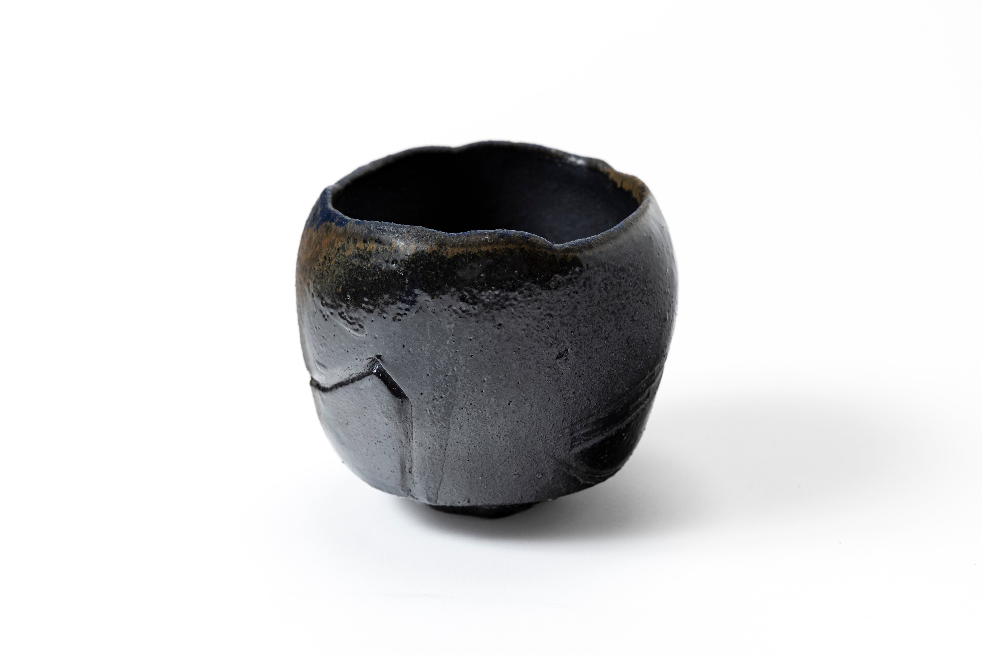 蒼変黒線刻茶盌 | 後関 裕士