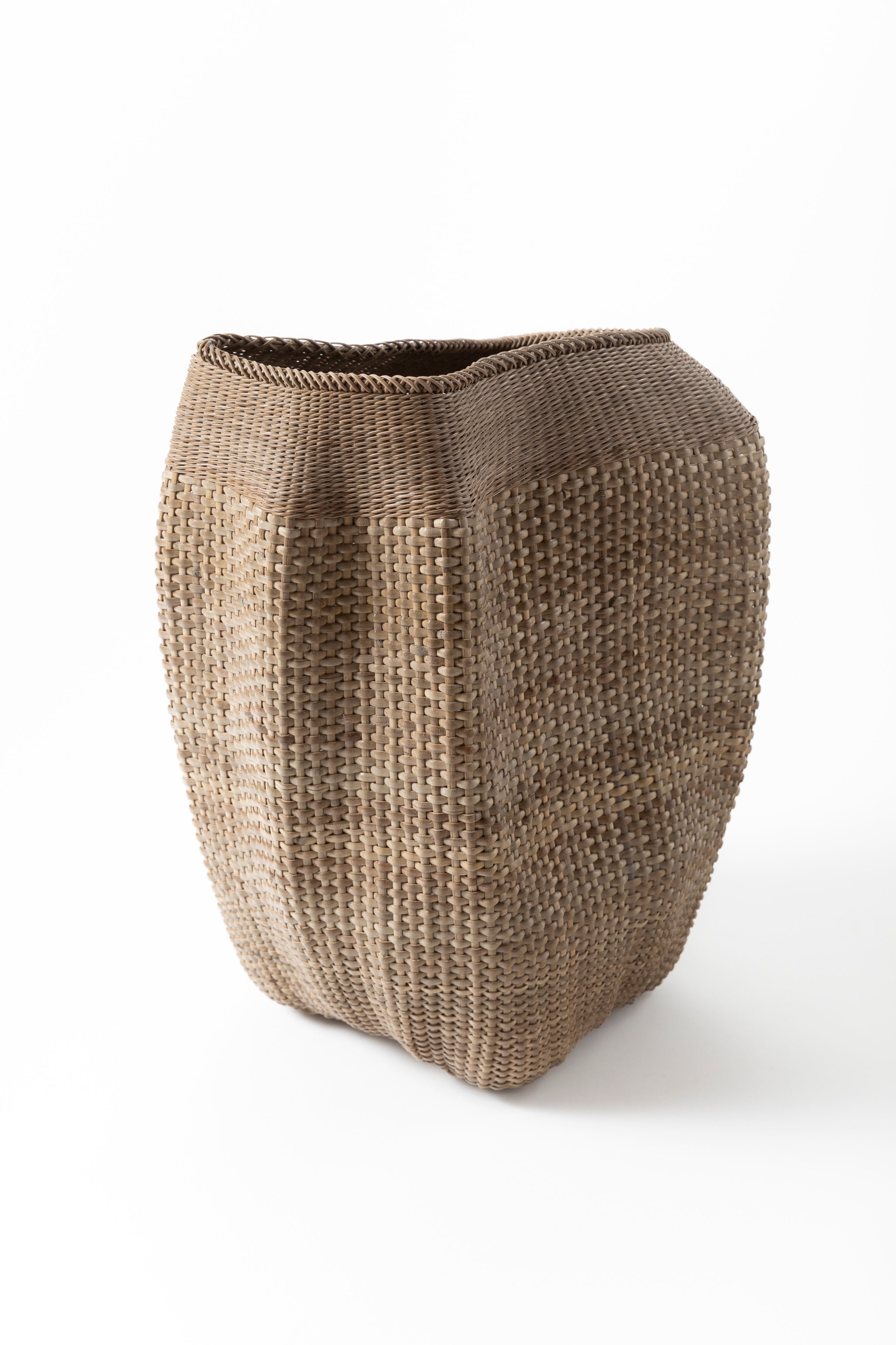 銹籐素編玄籠 戴勝 | 川口 淳平