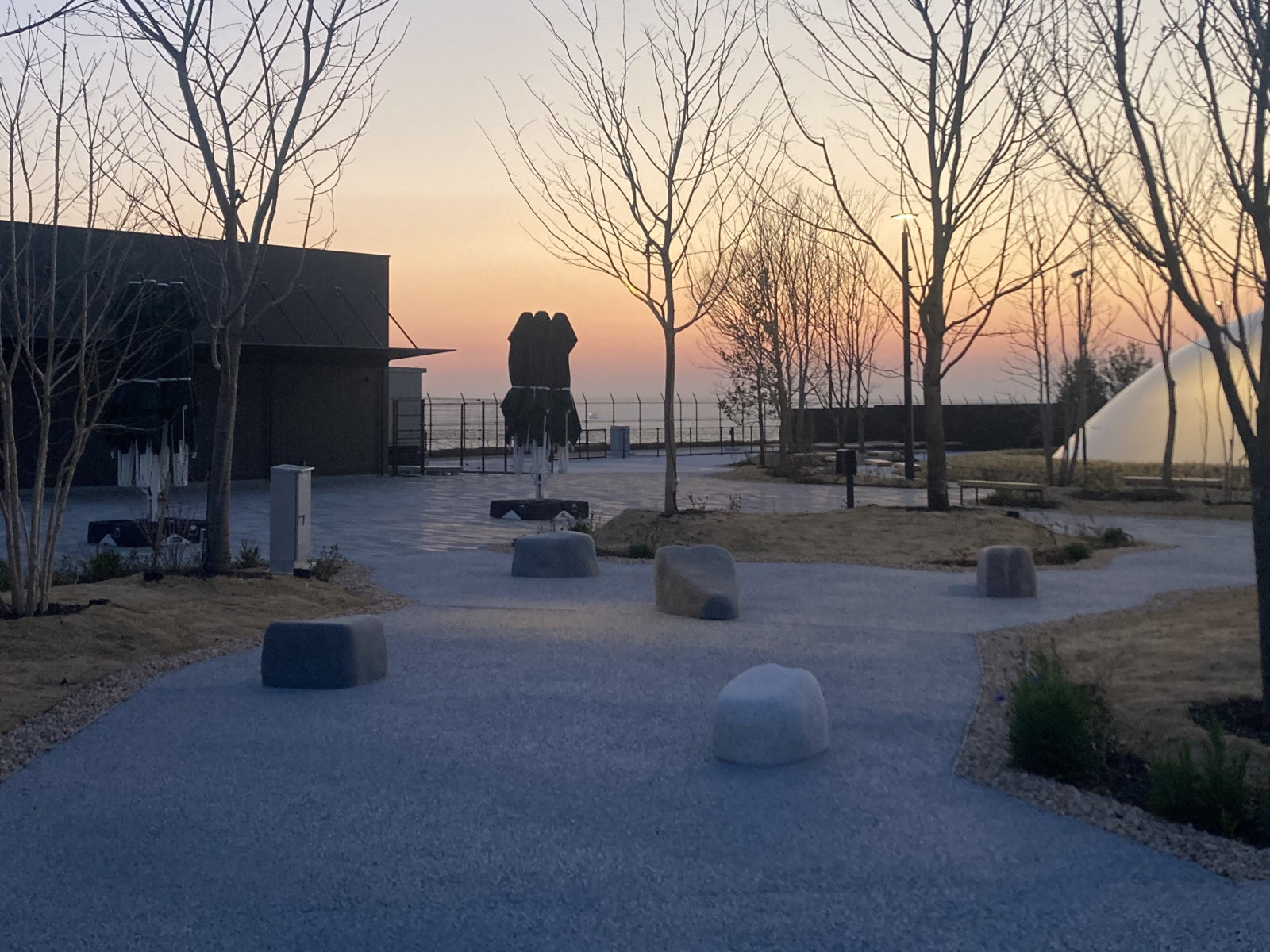 冨長敦也氏の作品が大阪市立東洋陶磁美術館に設置されました。