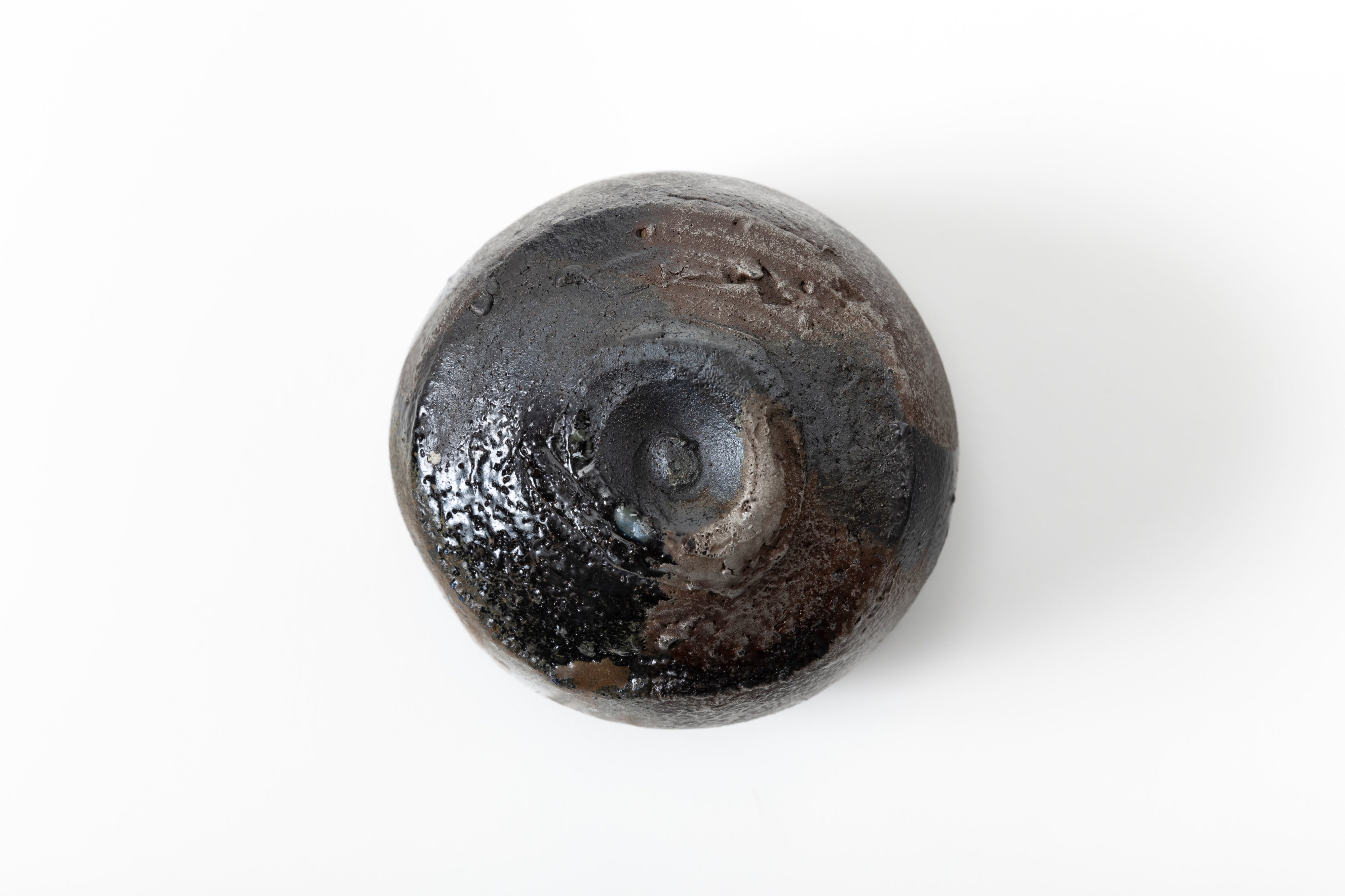 錫彩蒼変黒茶盌 | 後関 裕士