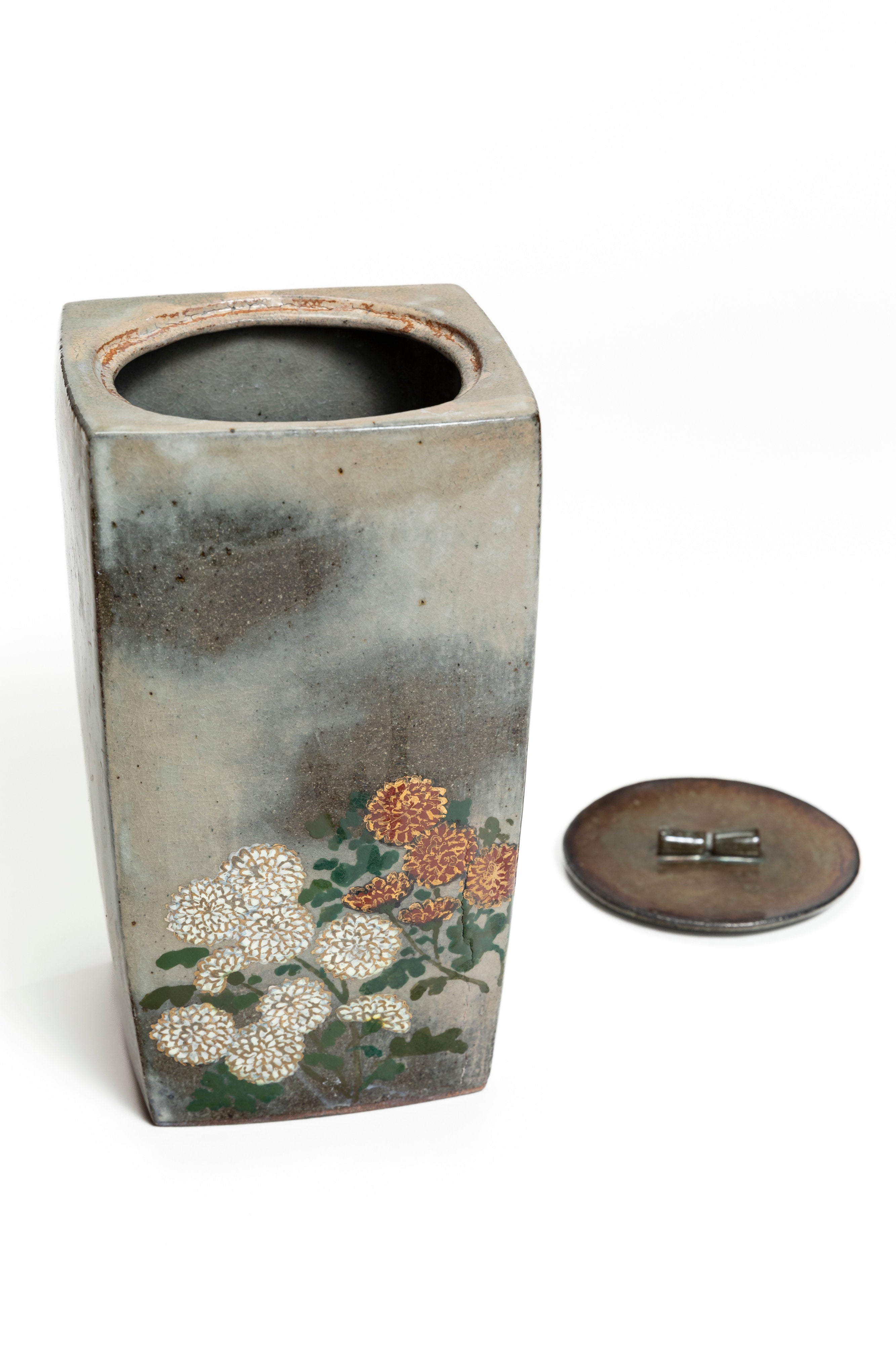 色絵金彩秋草長四方水指（月に杵の蓮） | 田端 志音