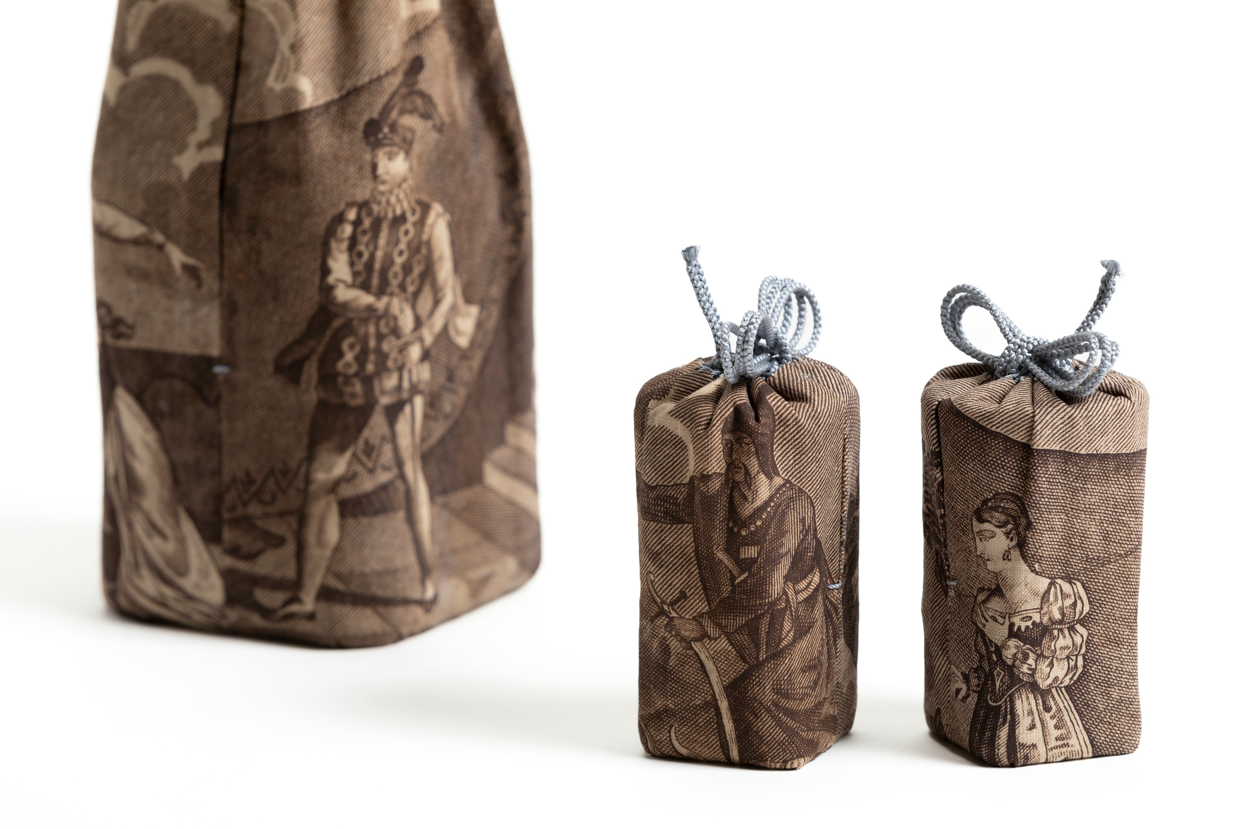 「綺譚」(きたん) バカラデキャンタとリキュールグラス2客 トワル・ド・ノルマンディ仕覆／裏:平絹（大） | 山田 英幸