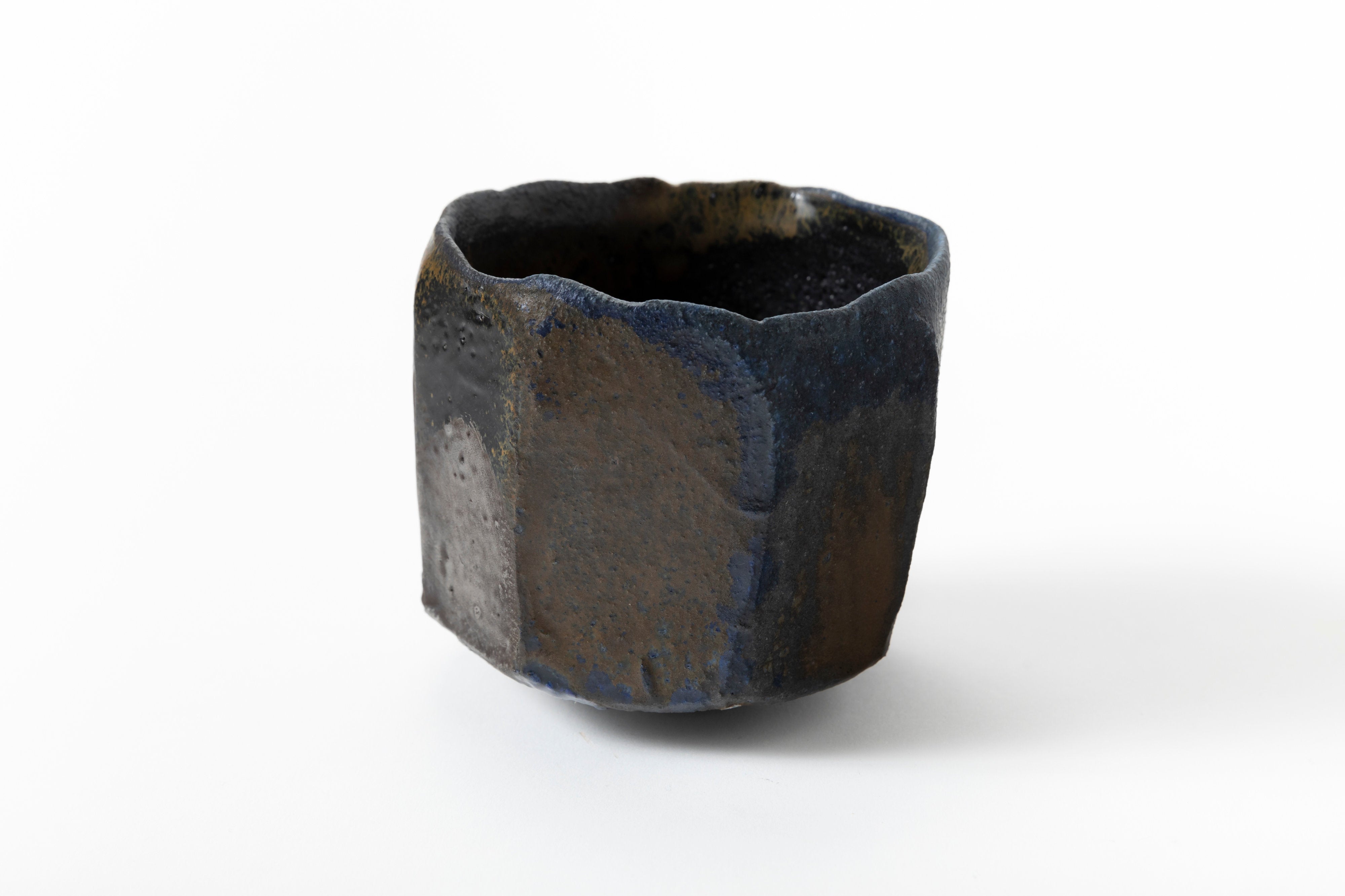 錫彩蒼変黒削茶盌 | 後関 裕士
