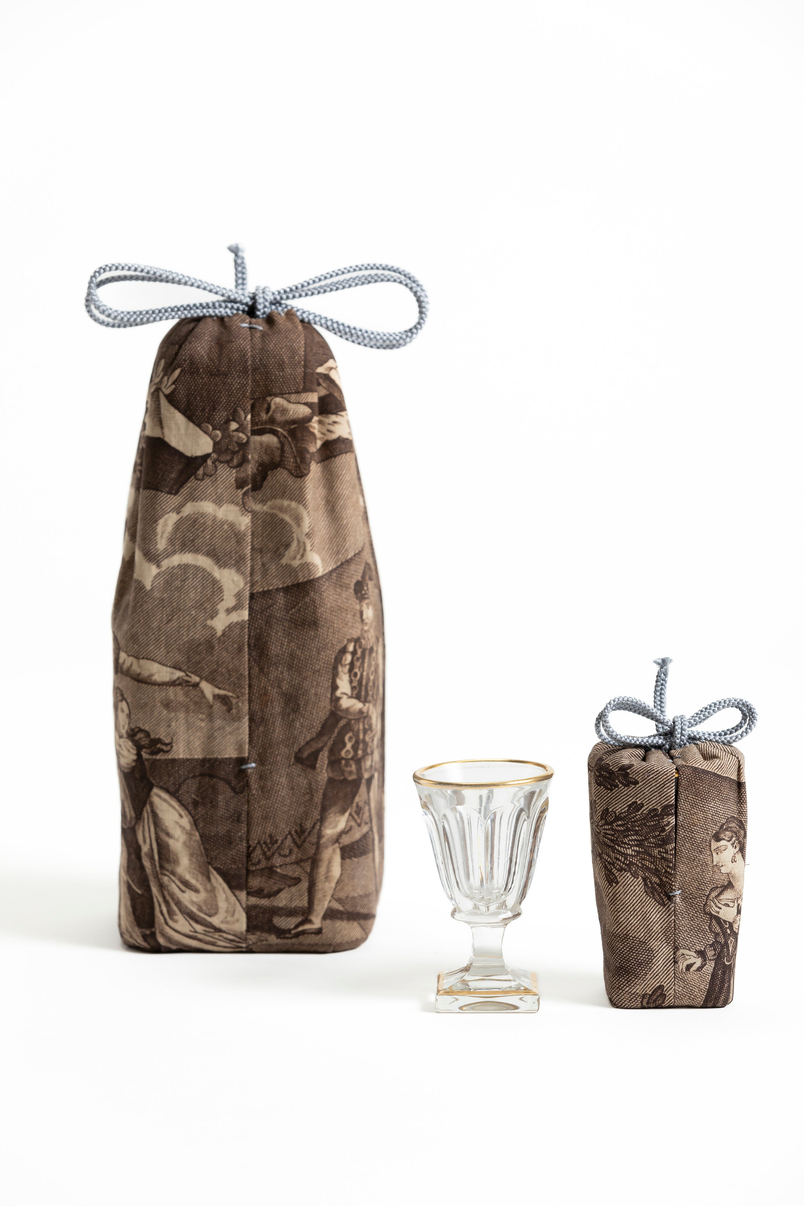 「綺譚」(きたん) バカラデキャンタとリキュールグラス2客 トワル・ド・ノルマンディ仕覆／裏:平絹（大） | 山田 英幸