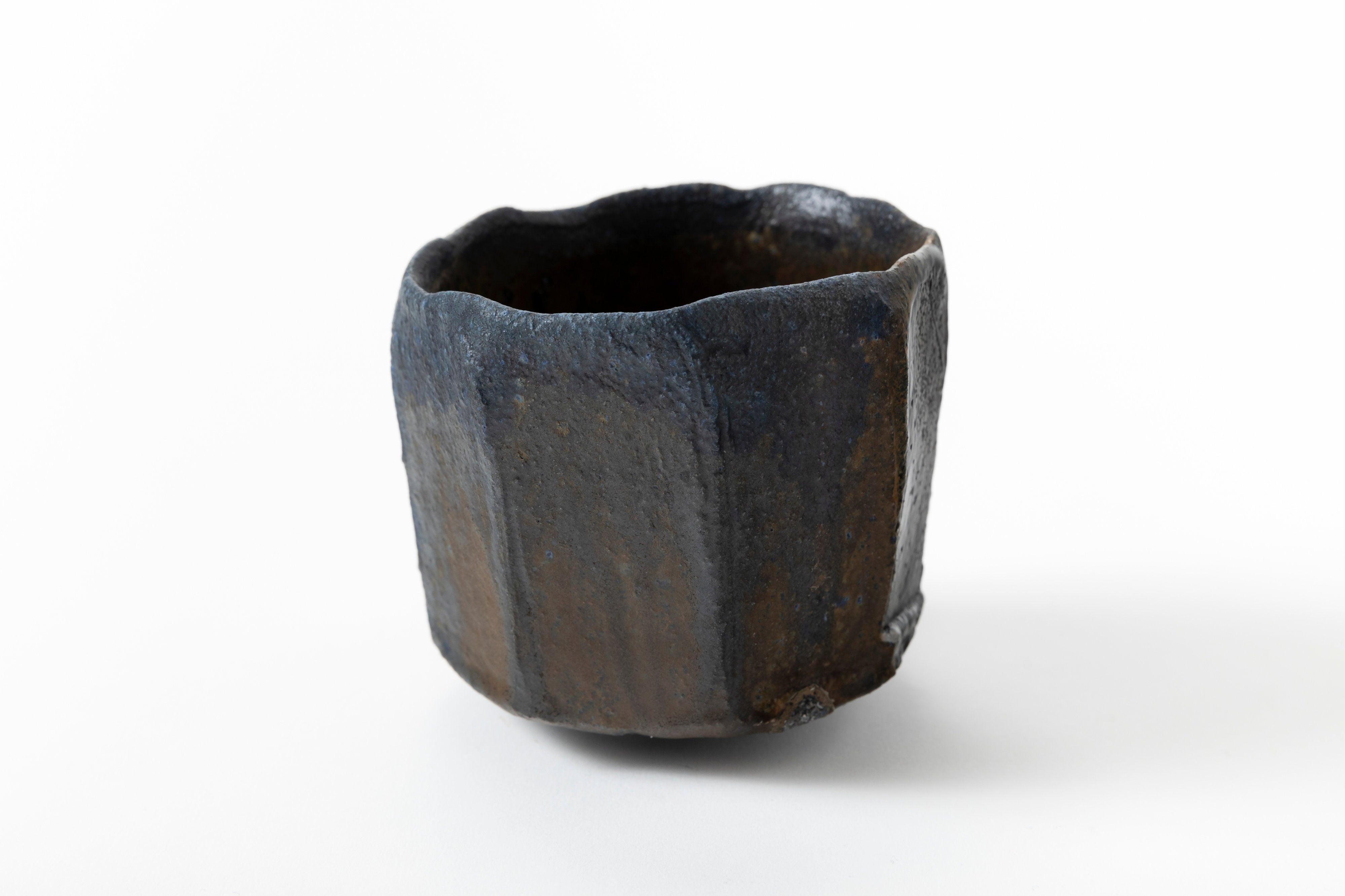 錫彩蒼変黒削茶盌 | 後関 裕士
