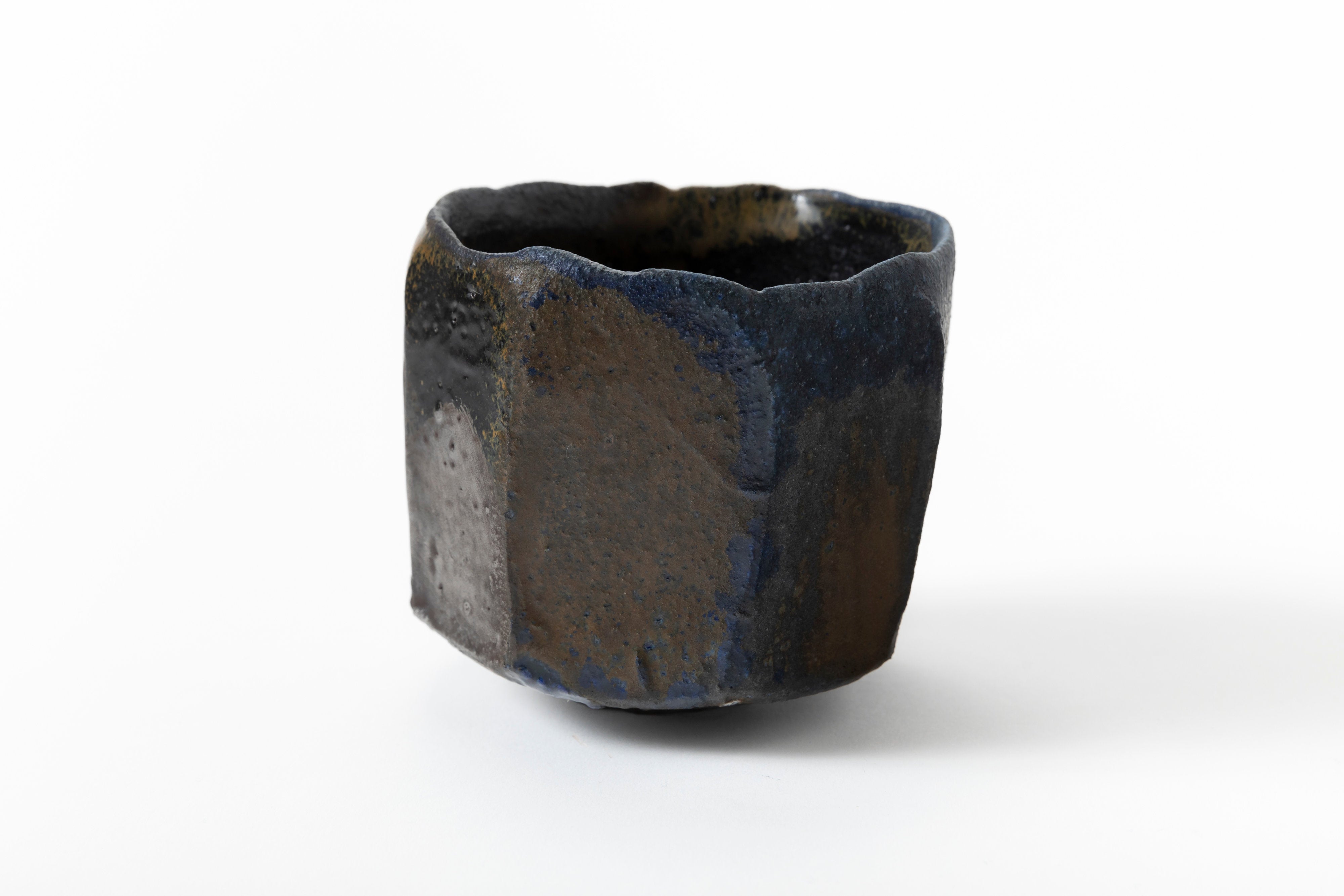 錫彩蒼変黒削茶盌 | 後関 裕士