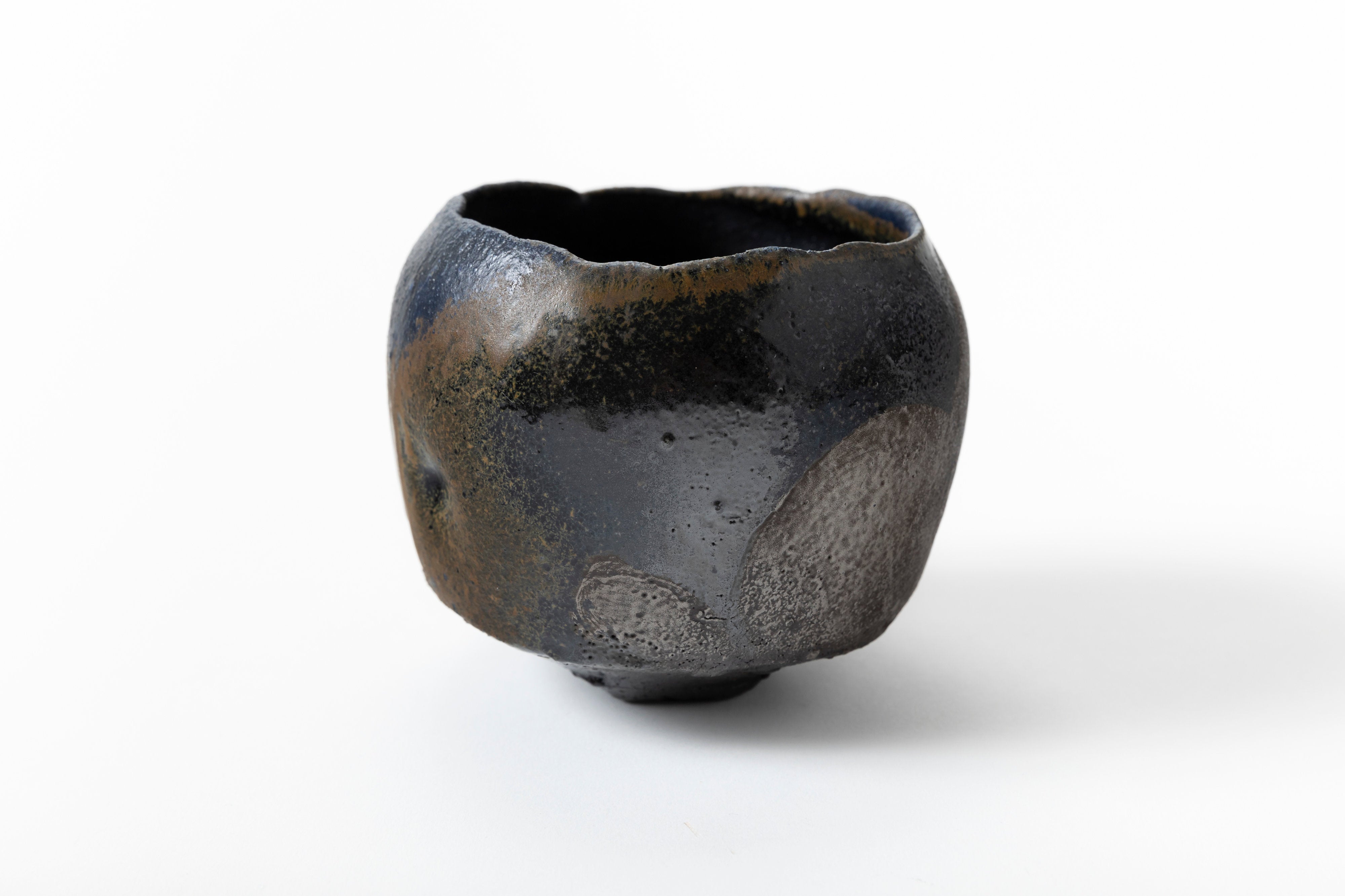 錫彩蒼変黒茶盌 | 後関 裕士