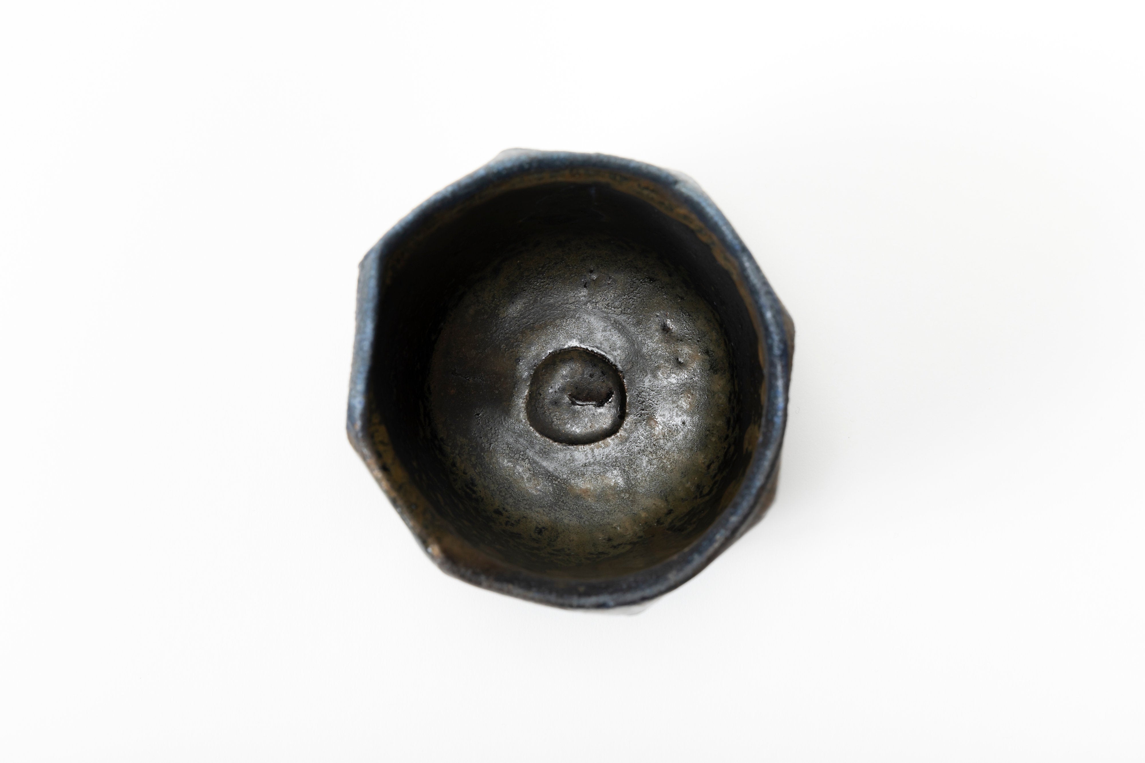 錫彩蒼変黒削茶盌 | 後関 裕士