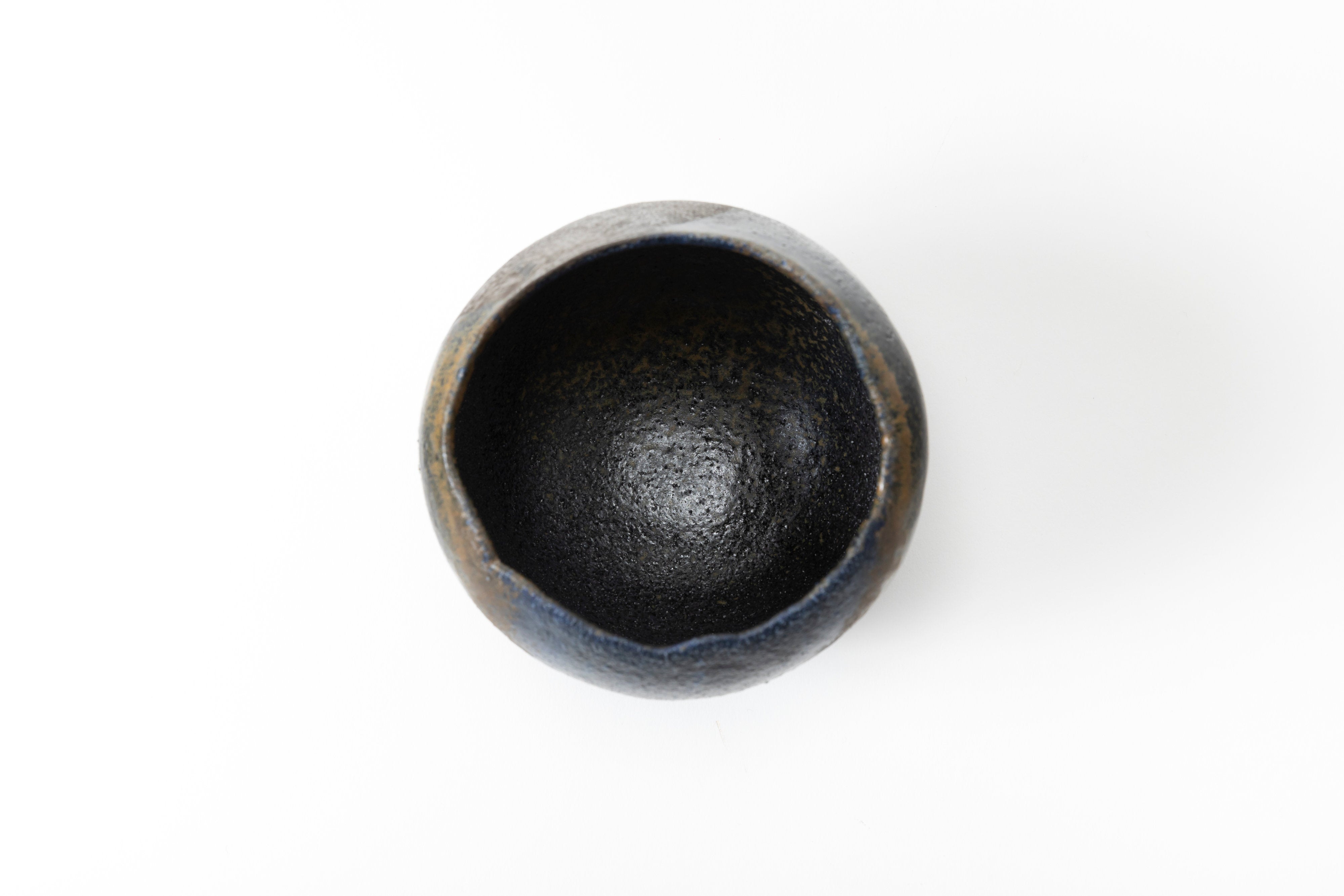 錫彩蒼変黒茶盌 | 後関 裕士