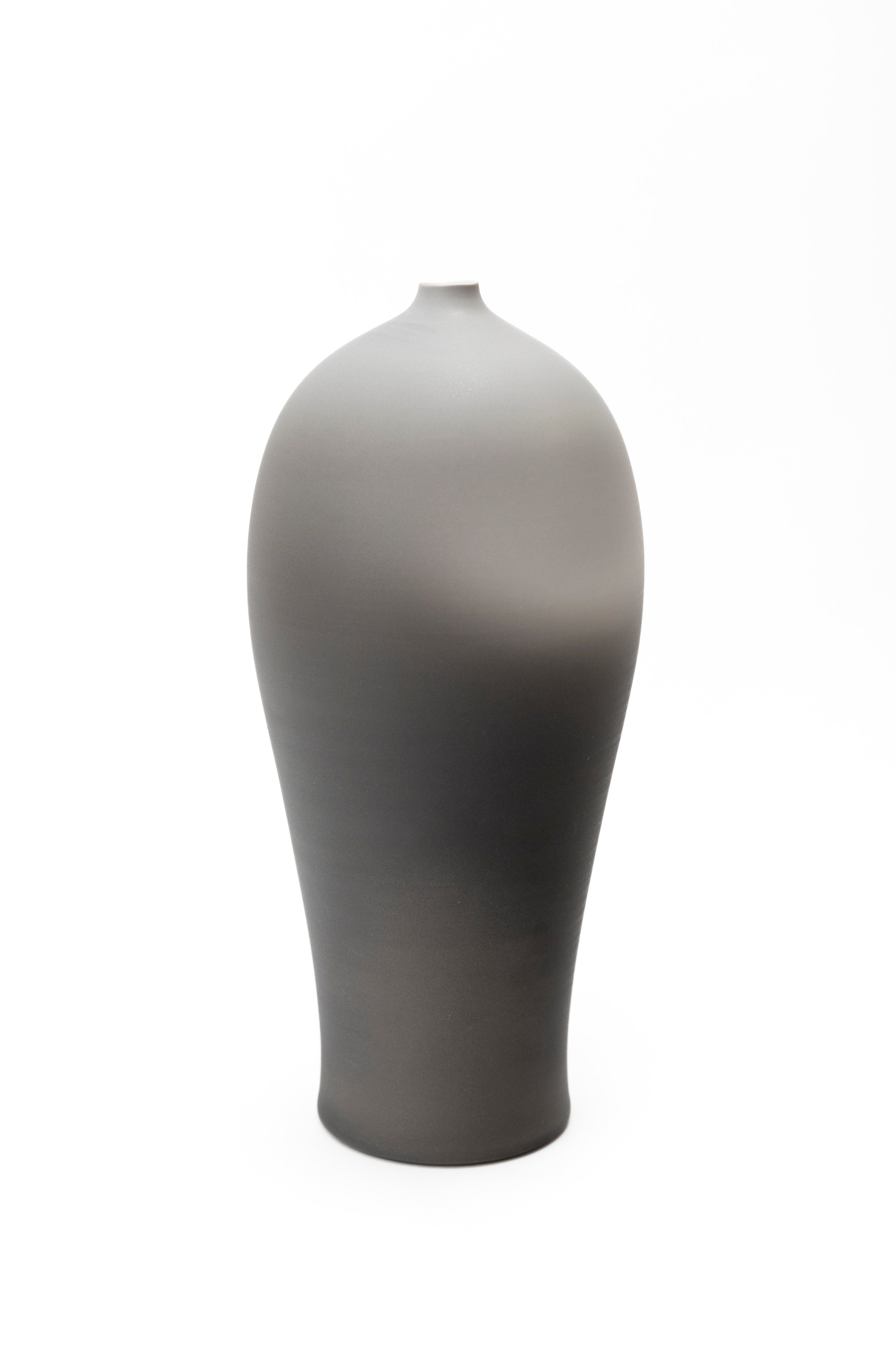 ｸﾞﾚｰ花入れ | 森岡 希世子