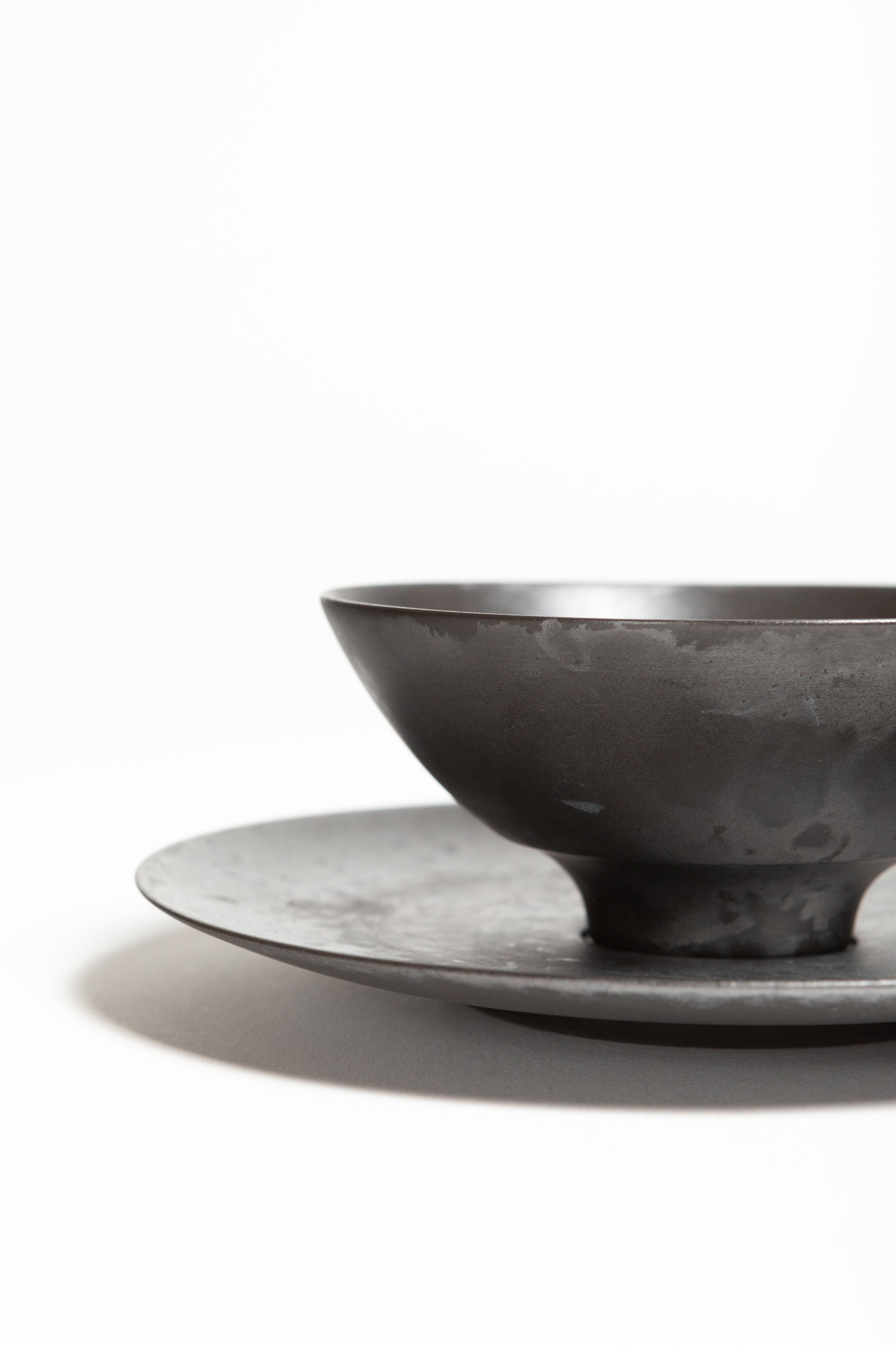 森岡 希世子 | Silver and Black Cup and Saucer