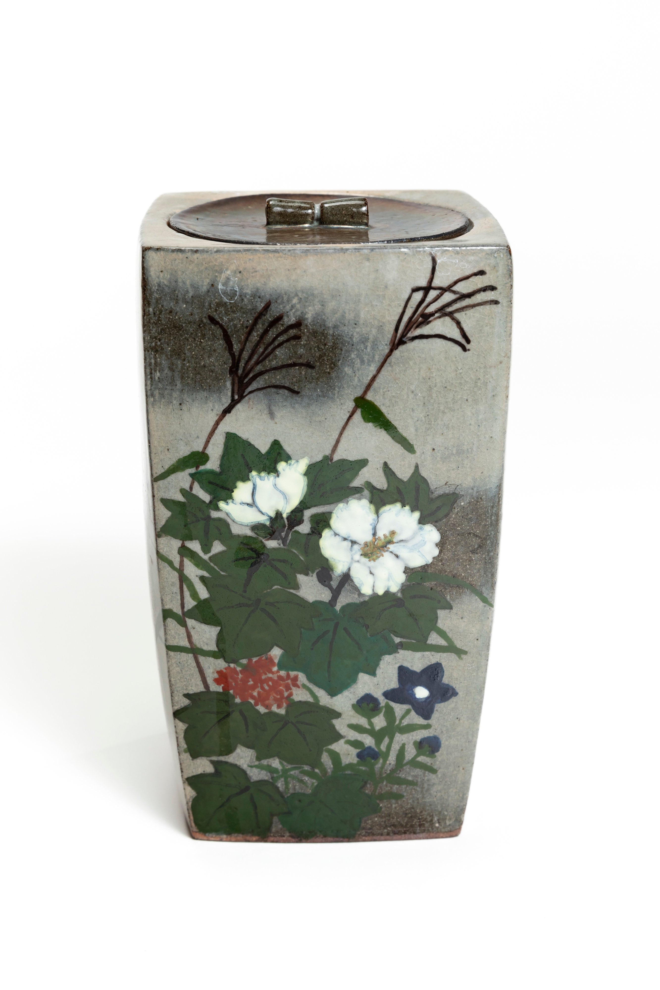 色絵金彩秋草長四方水指（月に杵の蓮） | 田端 志音